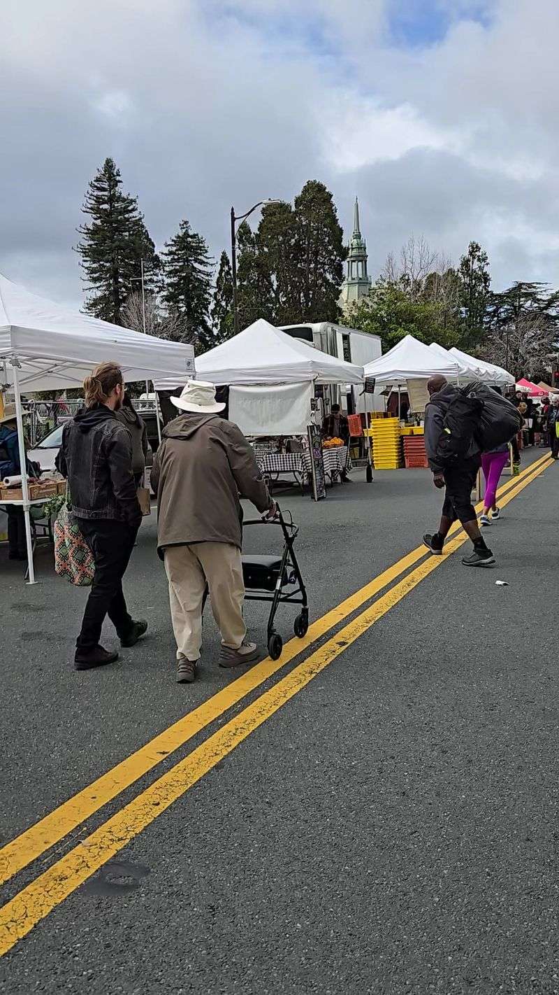 15 California Farmers Markets You'll Want To Visit This Season - Decor Hint Downtown Berkeley Farmers Market