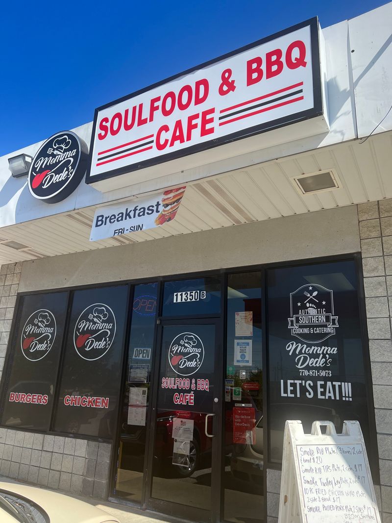 Mommadede's Southern Cooking Soulfood & BBQ Cafe