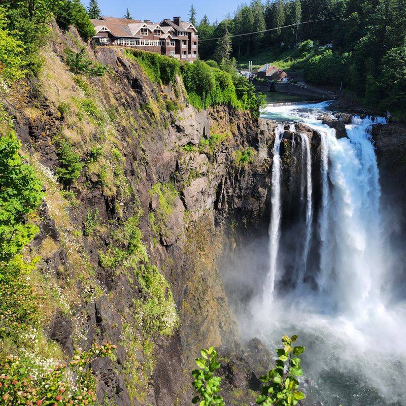 Washington Seafood Restaurants That Prove The Best Spots Aren't The Most Famous - Decor Hint The Dining Room at Salish Lodge