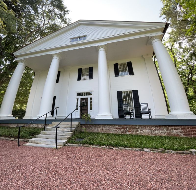 21 Historic Georgia Mansions That Capture The Grandeur Of A Bygone Era - Decor Hint Bulloch Hall