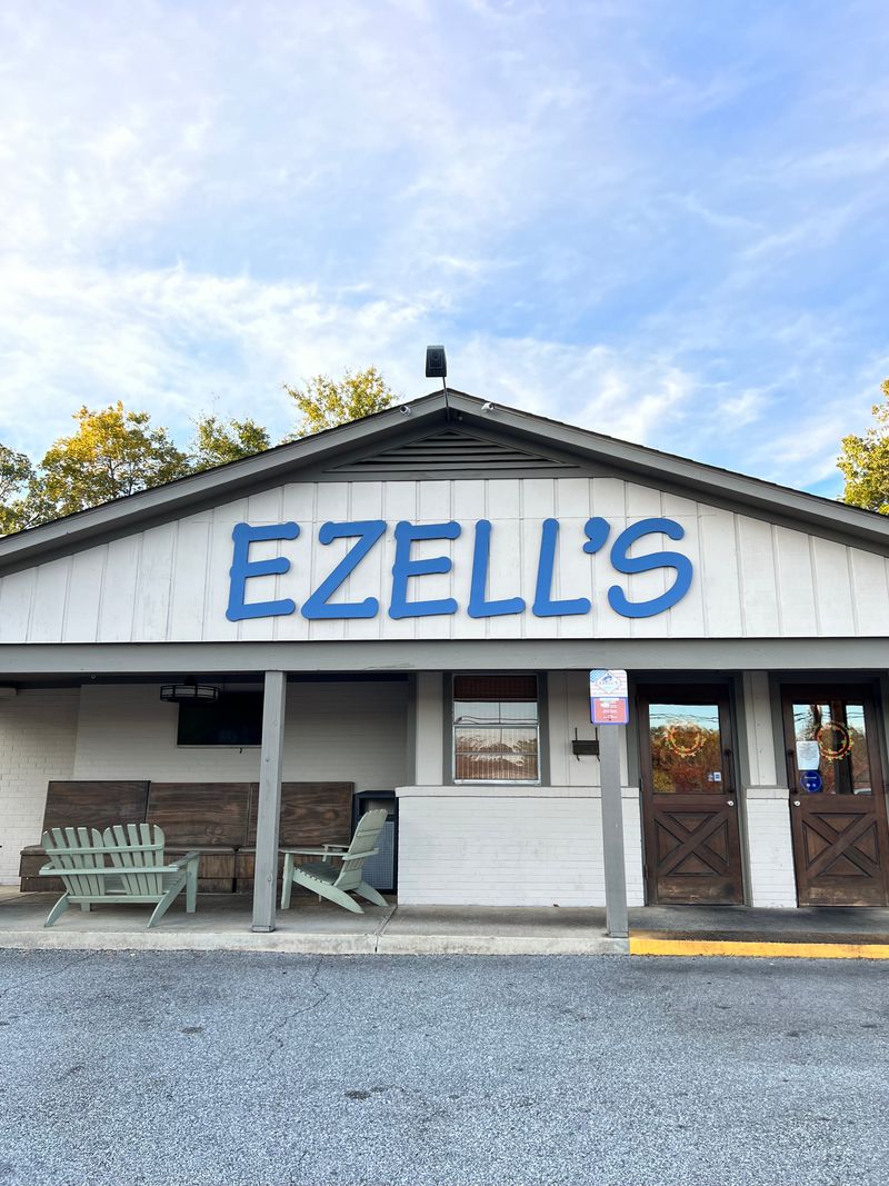 14 Georgia Fish Fries That Keep Locals Coming Back Every Friday For That Southern Golden Crunch - Decor Hint Ezell's Catfish Cabin - Columbus