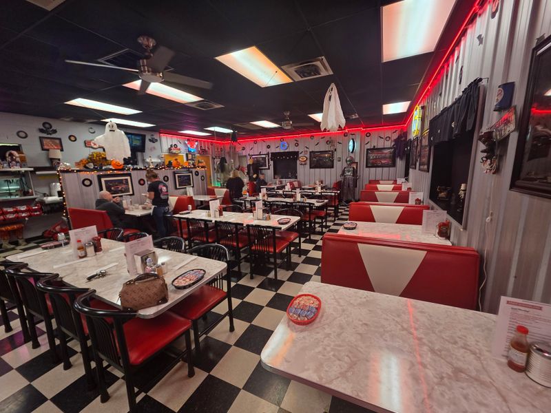 Timeless North Carolina Diners Everyone Swears By - Decor Hint Old 64 Diner, Lexington