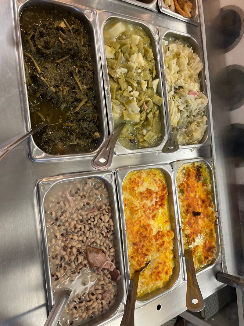 Minnie Lee’s Soul Food Café