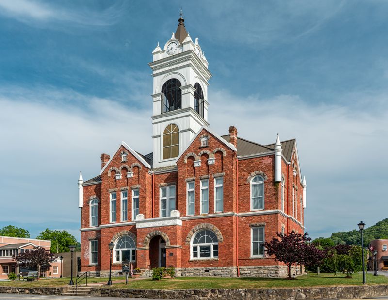 Georgia Cities Where Time Seems To Move A Little Slower - Decor Hint Blairsville