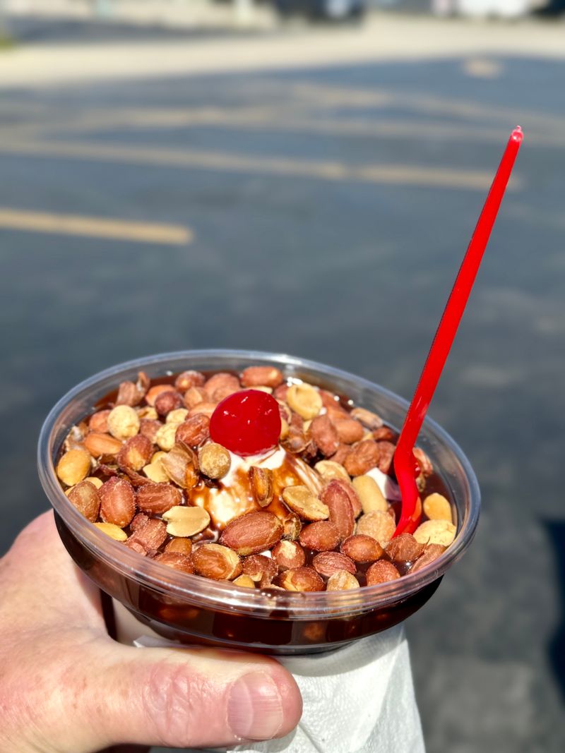 Milwaukee’s 11 Favorite Custard Stops For Old-School Wisconsin Frozen Treats - Decor Hint Leon’s Frozen Custard