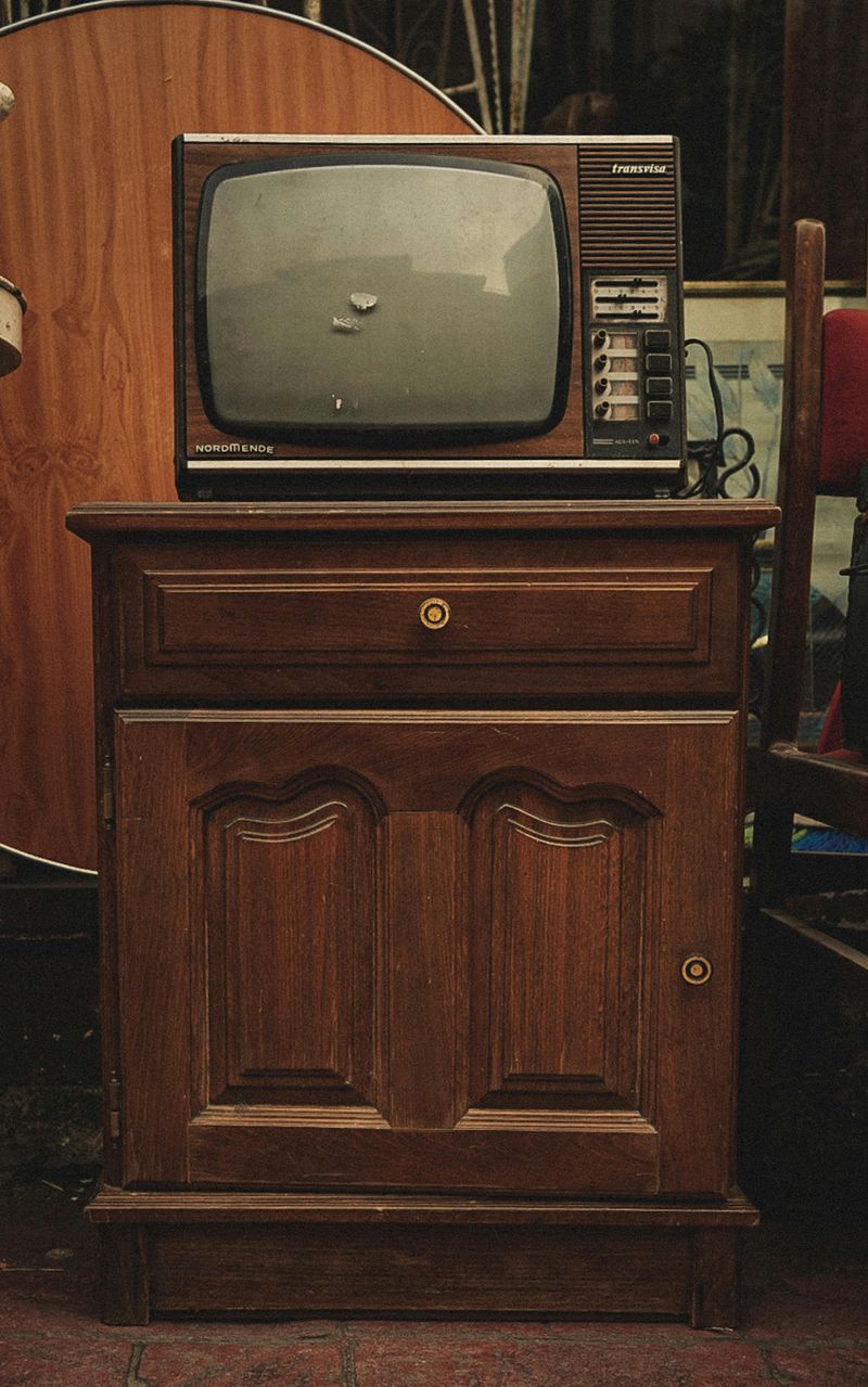 These 9 California Antiques Are Nearly Worthless - But These 9 Could Be Goldmines - Decor Hint Vintage Entertainment Centers And TV Armoires (Nearly Worthless)