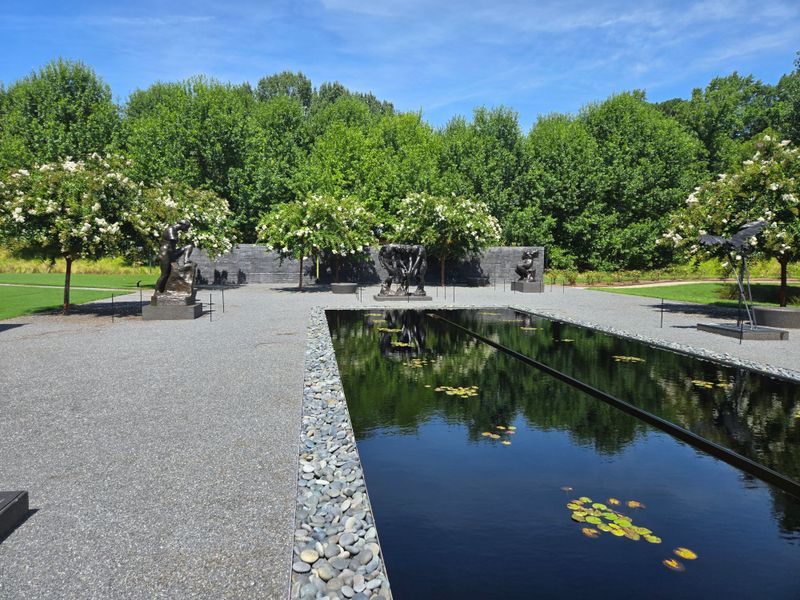This North Carolina Outdoor Museum Turns A Walk Into A Work Of Art - Decor Hint Audubon's Birds Come To Life