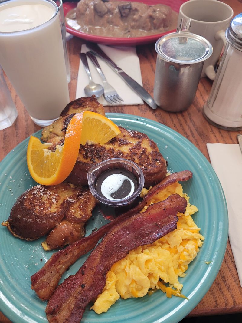 This Little-Known Café In California Has Become A Go-To Spot For Outstanding Biscuits And Gravy - Decor Hint Contact Information For Inquiries And Planning
