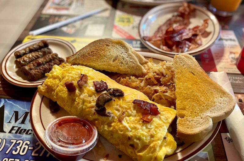 9 Arkansas Mom-And-Pop Diners Locals Love For Food And Familiar Faces - Decor Hint Cathy’s Corner