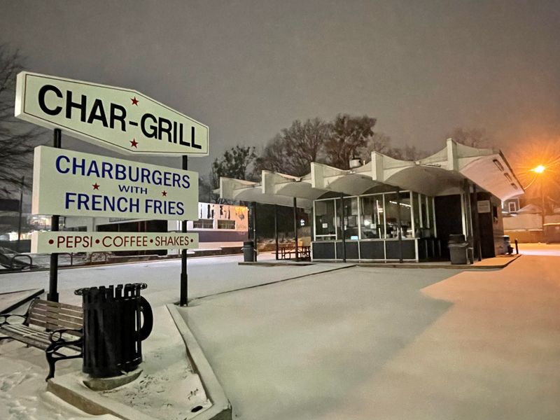 13 North Carolina Burger Spots You'll Wish You Tried Yesterday - Decor Hint Char-Grill, Raleigh