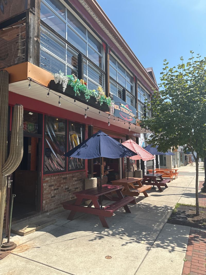 These 16 Georgia Hole In The Wall Restaurants Are Worth The Stop - Decor Hint El Tesoro