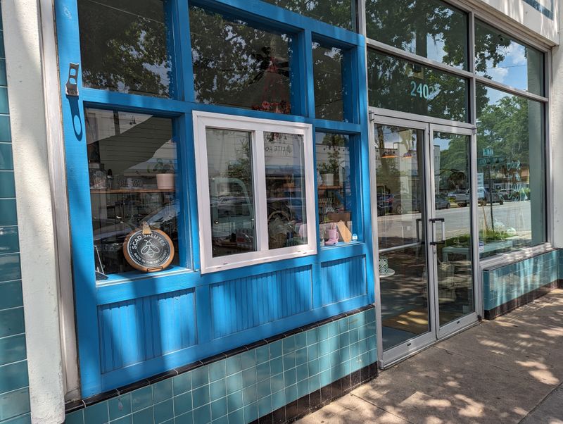 These 14 Georgia Restaurants Are Where Savannah Locals Actually Eat - Decor Hint Back In The Day Bakery