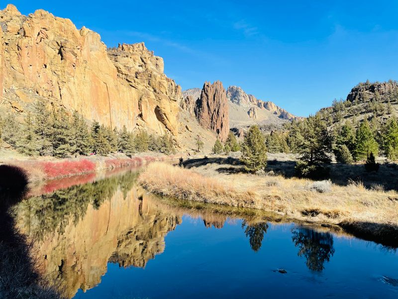 Did Oregon Steal These 10 Landscapes From Another Planet? - Decor Hint Smith Rock State Park