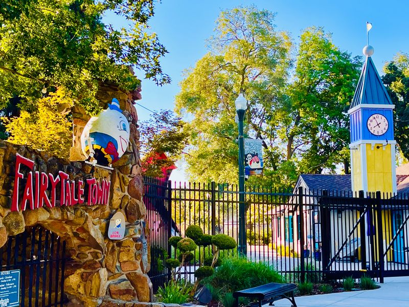This Whimsical California Amusement Park Looks Like It Came Straight Out Of A Storybook - Decor Hint Nonprofit Heart Keeping Magic Alive