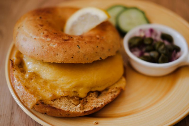10 Old-School New York Dishes Only ’80s Kids Truly Get - Decor Hint Bagel With Lox And Schmear