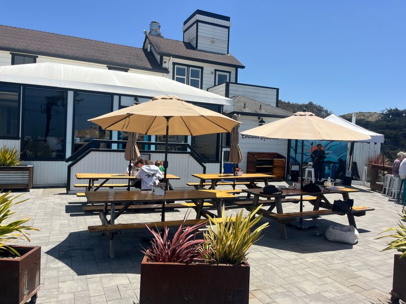 16 California Coastal Seafood Spots Perfect For A Laid-Back Day Trip - Decor Hint Dillon Beach Coastal Kitchen
