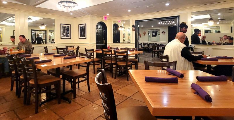 These Georgia Food Spots Built Their Reputation The Old-Fashioned Way - Decor Hint Louisiana Bistreaux