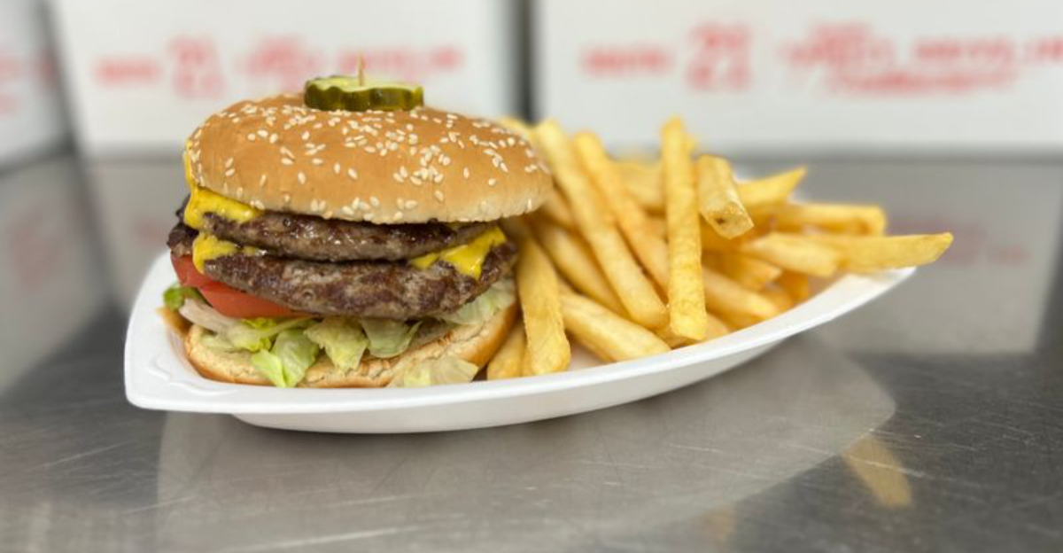 North Carolina Burger Joints That Quietly Serve Incredible Double Cheeseburgers - Decor Hint