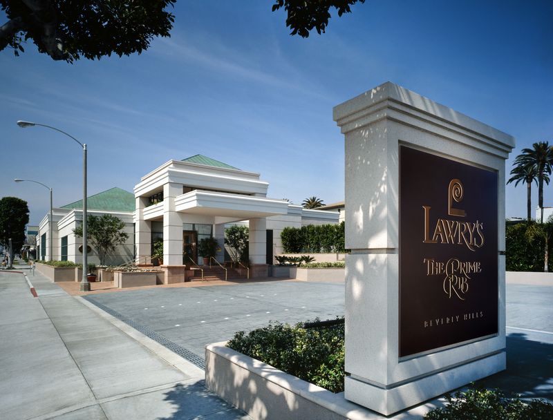 This California Steakhouse Has Been Drawing Long Drives For Prime Rib Dinner For Eight Decades - Decor Hint Pioneering Valet Parking And Doggie Bags