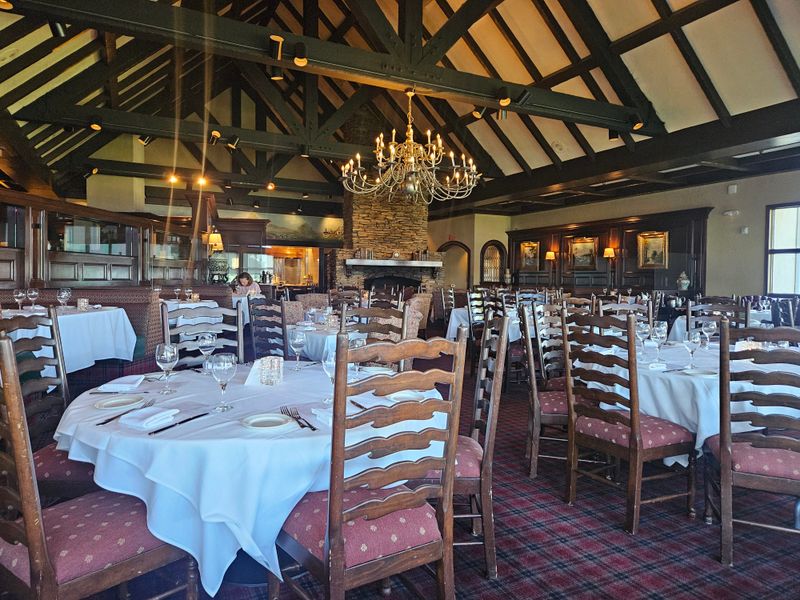 This Homey California Restaurant Has Turned Its Steaks Into A Local Obsession - Decor Hint English Country Manor Atmosphere Sets The Mood