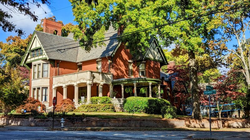 From Food To Art These 15 Stops Made My Atlanta BeltLine Walk Worth Every Step - Decor Hint Inman Park