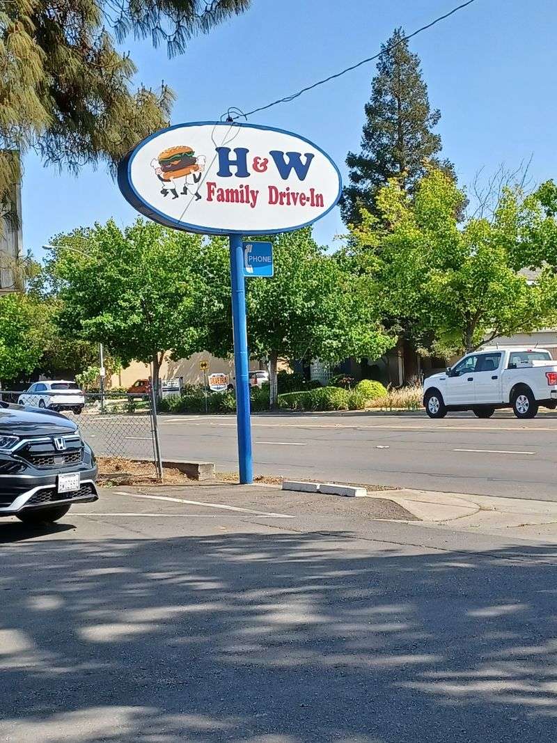 This California Restaurant Is Quietly Famous For Its Onion Rings - Decor Hint Highly Rated By Customers Who Know Good Food