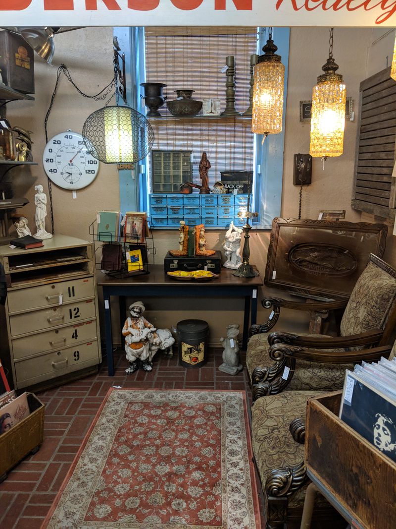 Orange Circle Antique Mall (Orange)