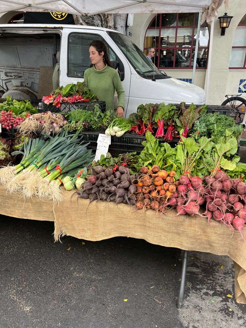 15 California Farmers Markets You'll Want To Visit This Season - Decor Hint Santa Barbara Farmers Market