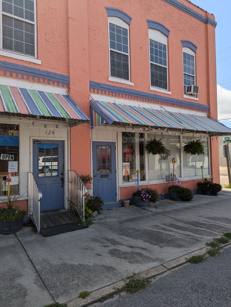 Downtown Culinary Scene Serves Up Local Flavors With River Views