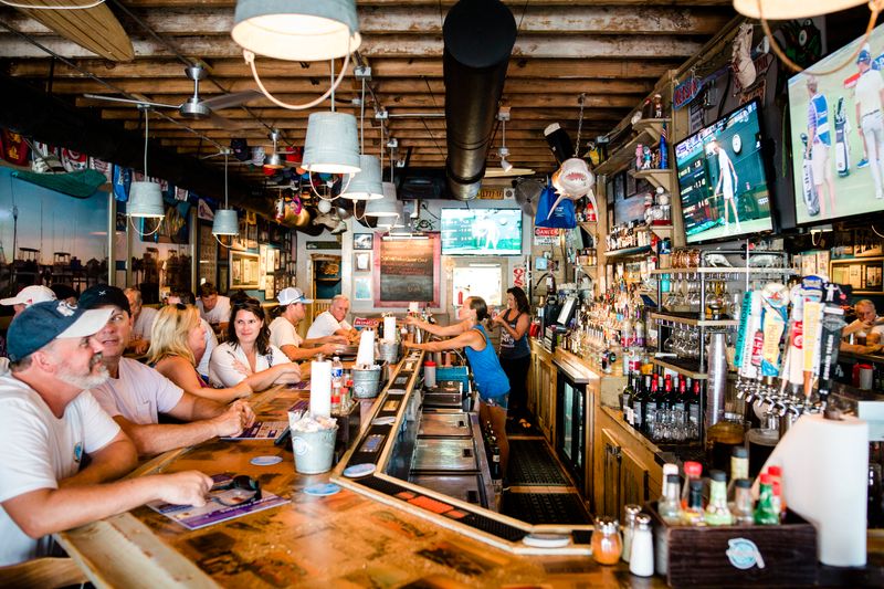 These North Carolina Seafood Chains Never Disappoint Locals - Decor Hint Shuckin' Shack Oyster Bar