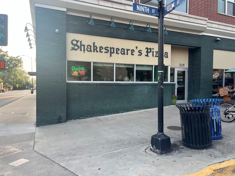 Shakespeare's Pizza - Downtown