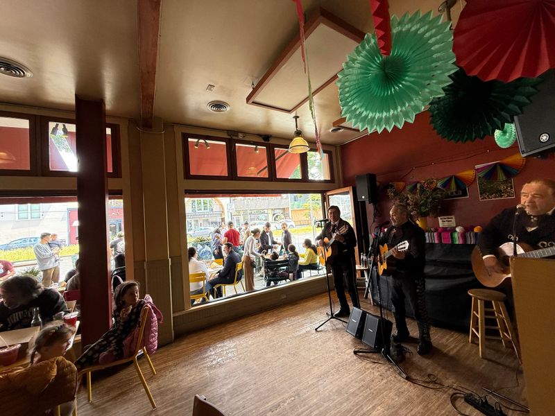 12 California Pizzerias That Loyal Customers Pick Over National Chains - Decor Hint Cheese Board Pizza