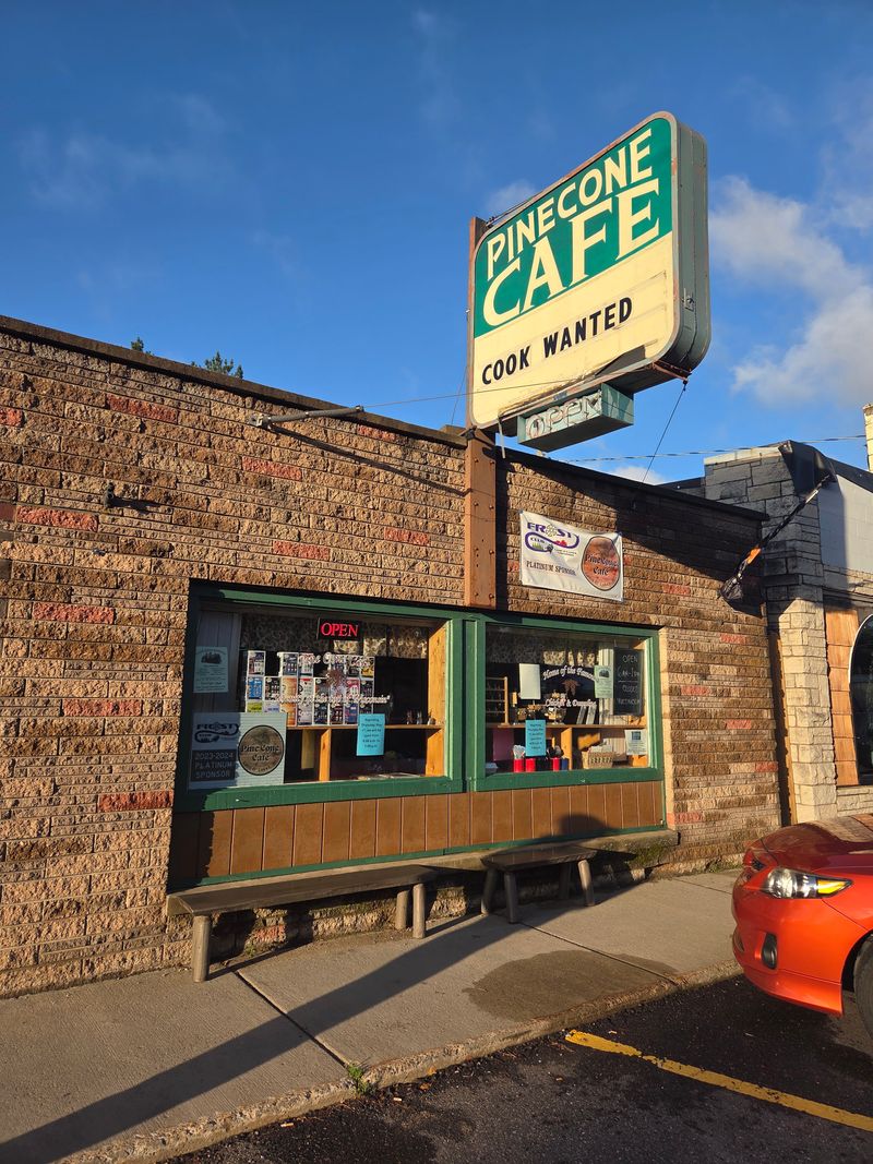 These Georgia Restaurants Show Why Simple Food Is The Best Food - Decor Hint Pine Cone Café