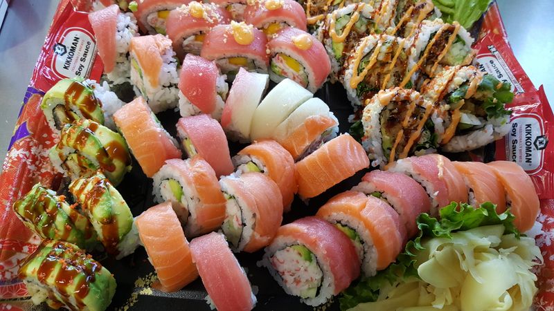 Oregon’s Food Cart Scene Is Loud, Proud, And Seriously Delicious At These 10 Stops - Decor Hint Happy Valley Station Food Carts