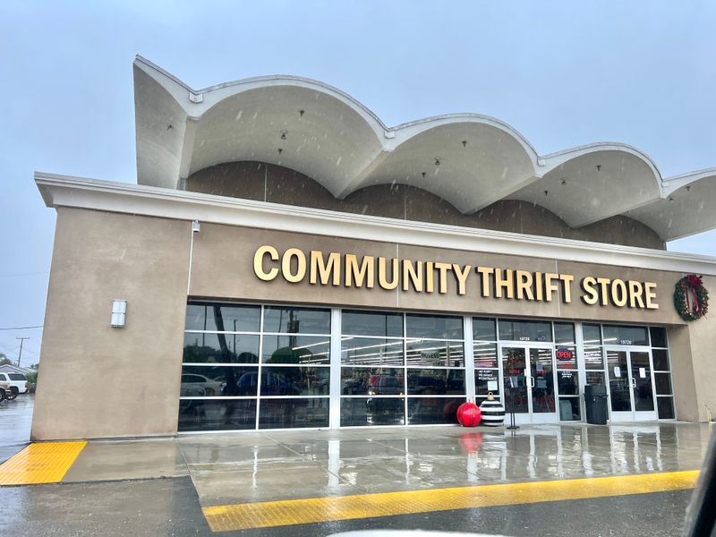 Six-Day Operating Schedule With Convenient Hours