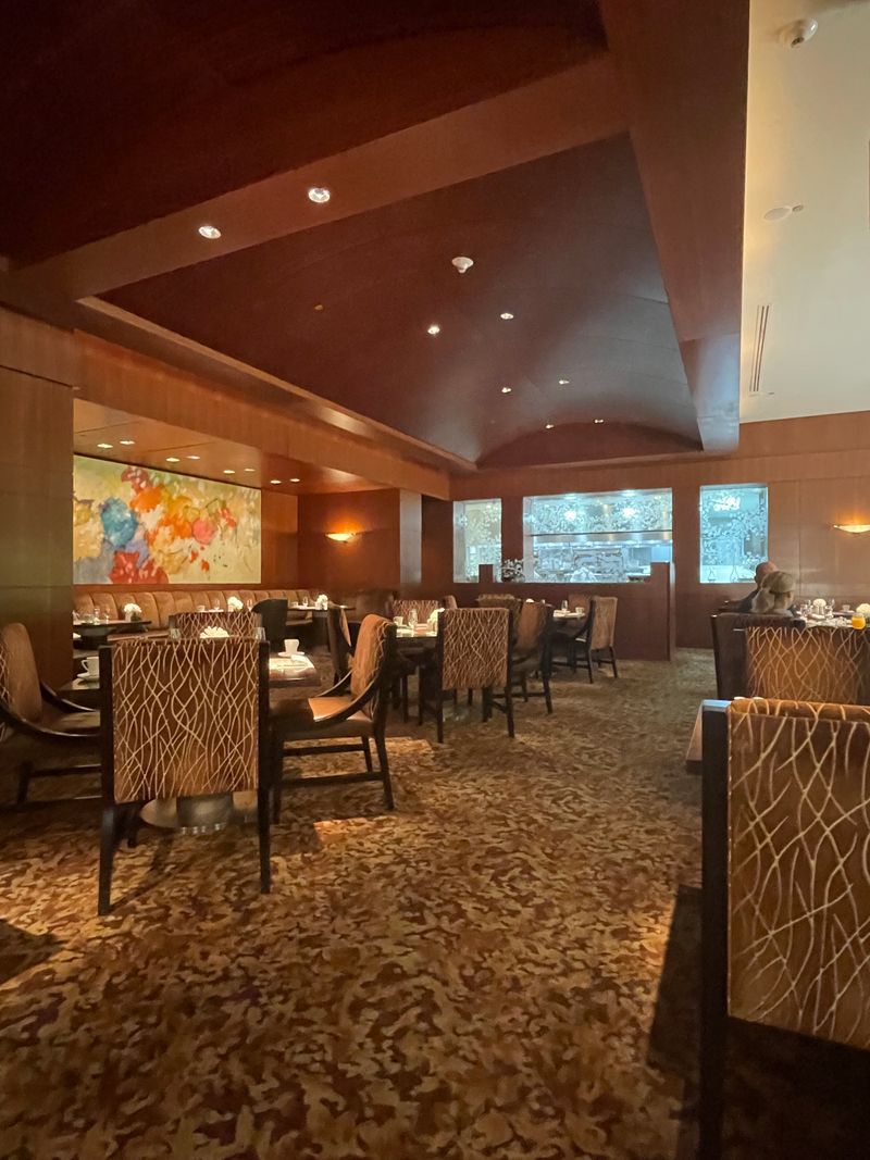 12 North Carolina Eateries Locals Loved Before The Lines Got Long - Decor Hint Herons