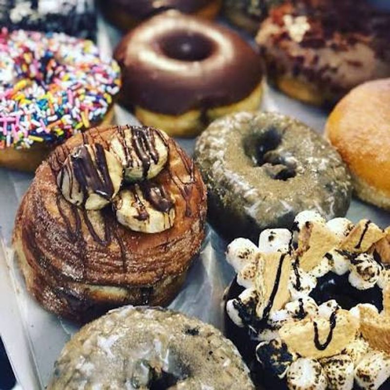 SK Donuts & Croissant (Los Angeles)