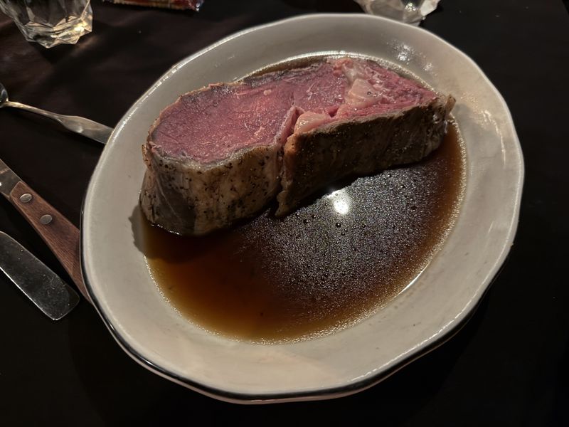 Steak Peddlers Who Bring The Show