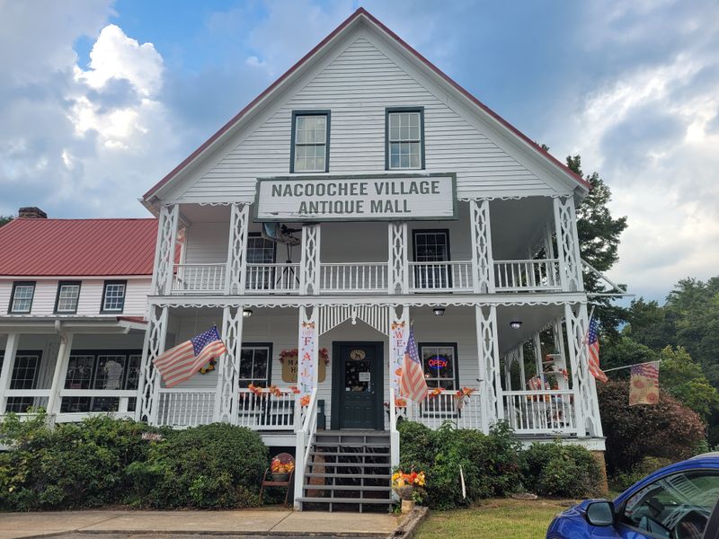 Helen Georgia Is A Tiny Town With A Big Natural Wonder 15 Things You Can't Miss - Decor Hint Nacoochee Village Antique Mall