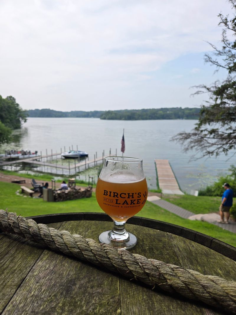 Birch's On The Lake Brewhouse & Supperclub