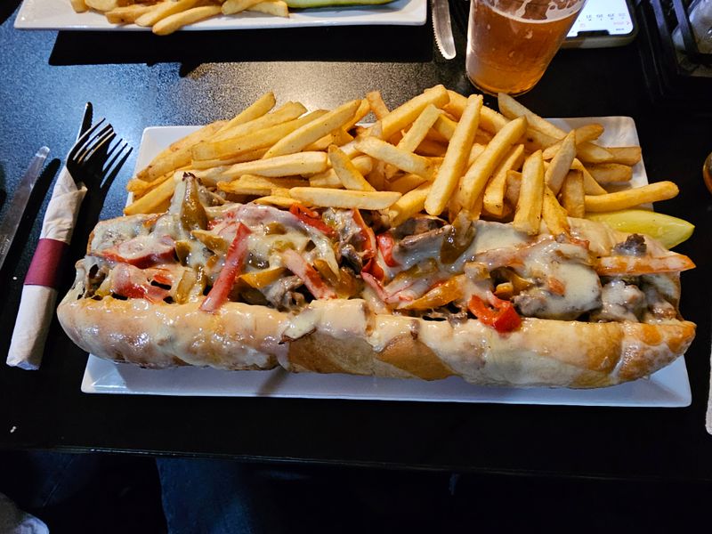 Georgia Hot Dog Joints That Surprise First-Timers Every Single Time - Decor Hint The Dog House