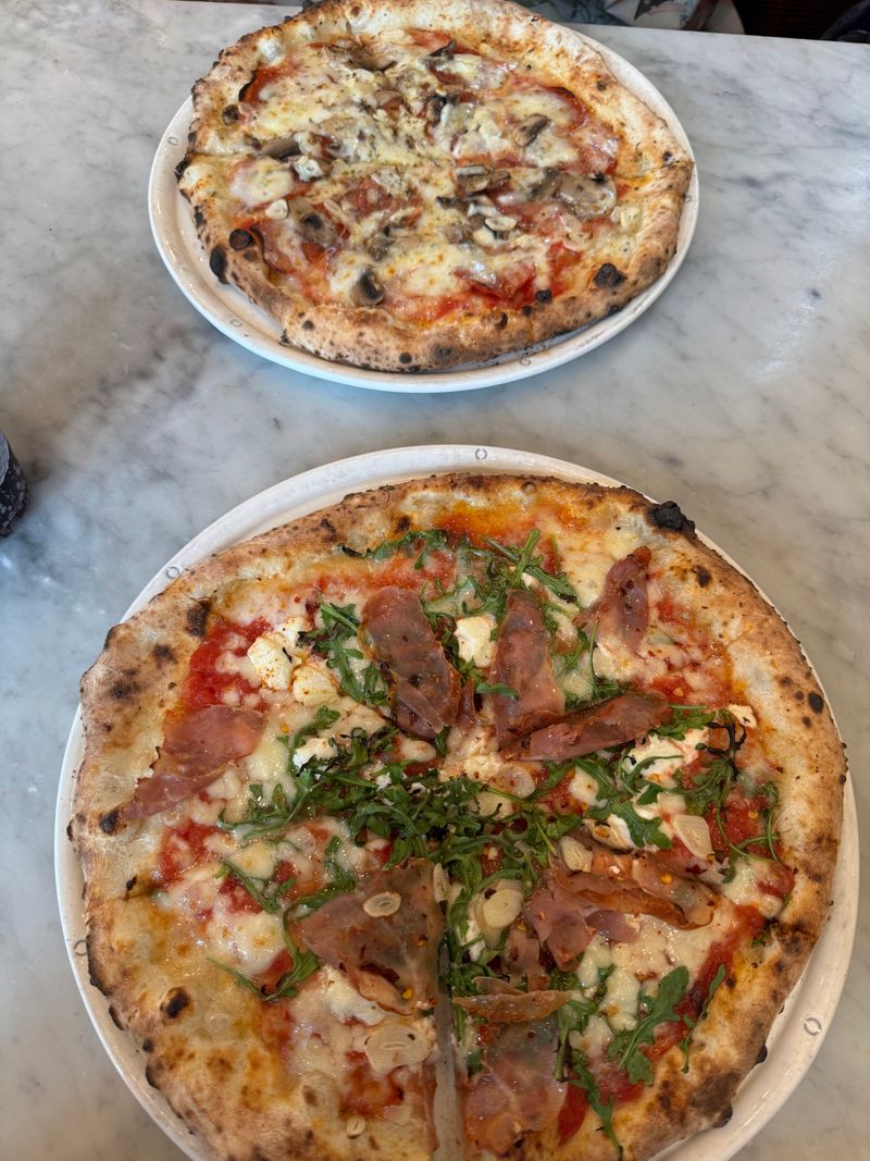 10 Spots St Paul, Minnesota Locals Go To For Pizza When The Snow Starts Falling - Decor Hint Punch Pizza