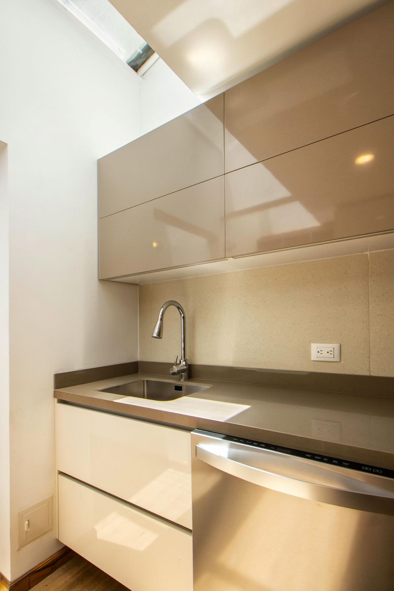 Experts Reveal 10 Things Ruining Illinois Kitchens - And 10 That Fix Them - Decor Hint Streamlined Countertop Appliance Use