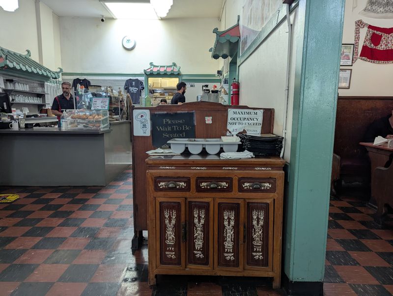 This Little-Known Café In California Has Become A Go-To Spot For Outstanding Biscuits And Gravy - Decor Hint Modern Payment Options For Convenience