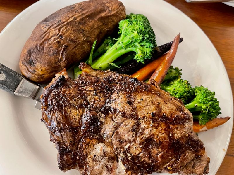 This Middle-Of-Nowhere California Steakhouse Serves Some Of The Best Steaks You'll Ever Taste - Decor Hint Commitment To Animal Welfare Standards