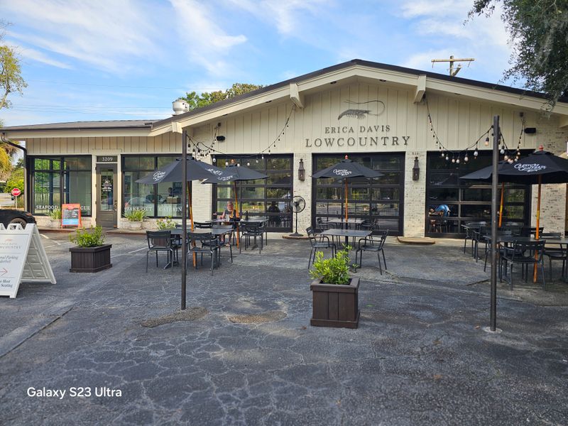 Low-Key Georgia Restaurants That Quietly Serve Incredible Seafood - Decor Hint Erica Davis Lowcountry