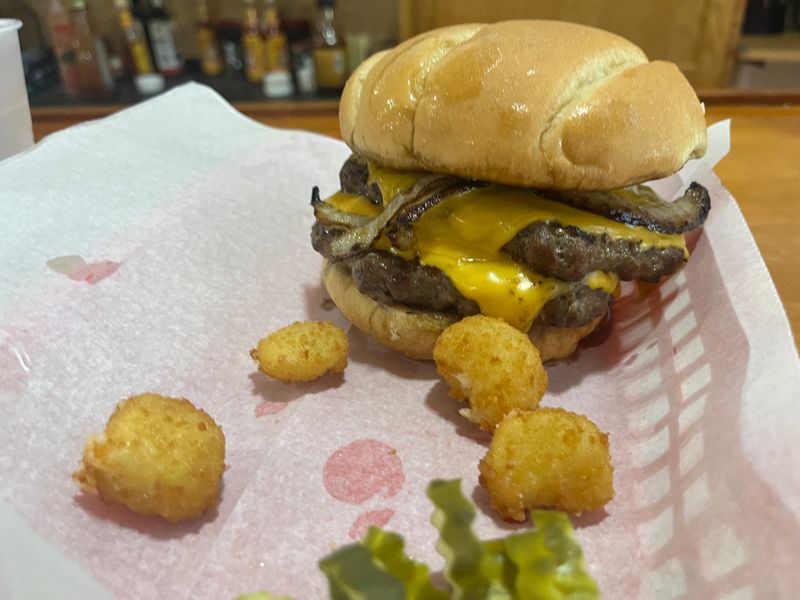 Hidden Inn Bar & Grill