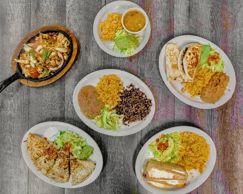 Taqueria Cazadores Mexican Food & Seafood