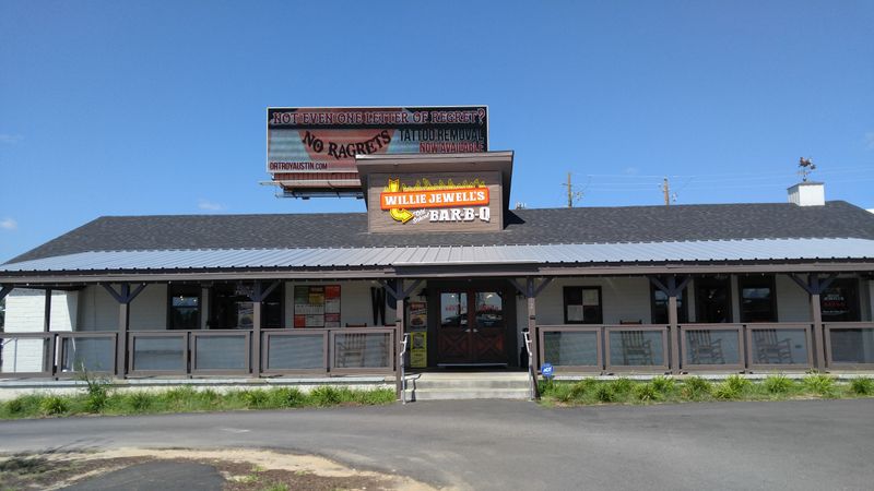 Willie Jewell's Old School Bar-B-Q