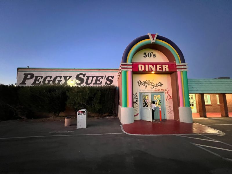 Peggy Sue’s 50’s Diner (Yermo, California)